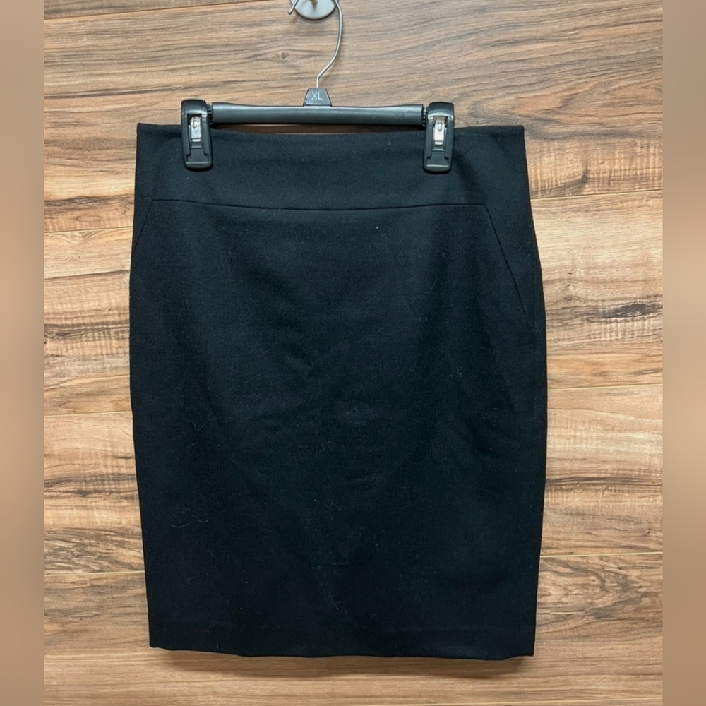 Banana Republic Black Pencil Skirt with Back Zipper,  Sz Small